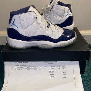 Air Jordan 11 size kids 6.5y Blue and white